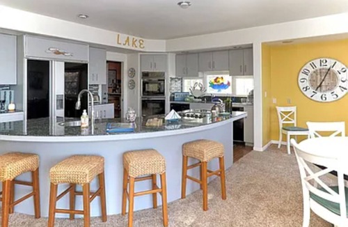 Glenhaven House | welcome to Glenhaven House at the Narrows.”