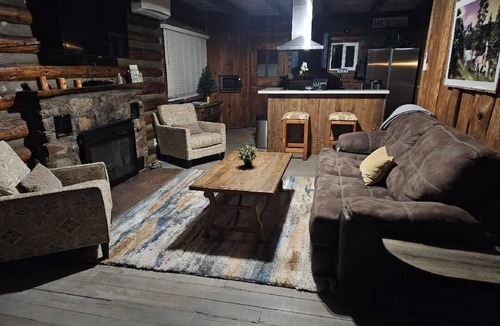 Mountain Club House | Welcome to The Hitching Post — Historic Prescott Retreat