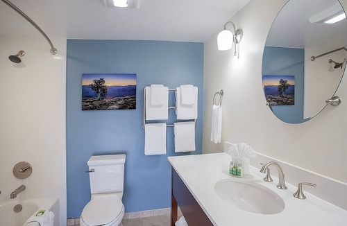 Tusayan Hotel | Welcome to Paradise! 2 Relaxing Units with Free Parking! Outdoor Pool, Hot Tub