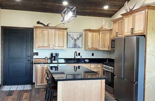 Eagar House | Welcoming brand new 3-bedroom house in Alpine