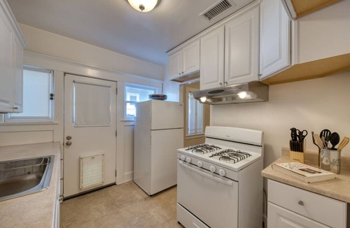 Monrovia House | Well Appointed Bungalow In North Monrovia
