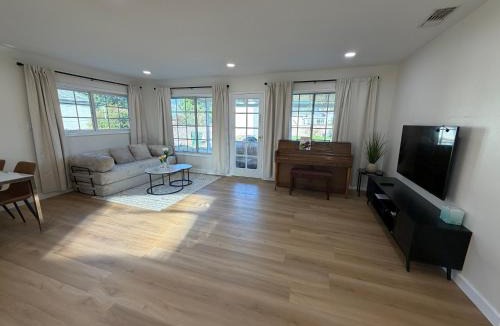 Walnut Valley House | West Covina Comfort House