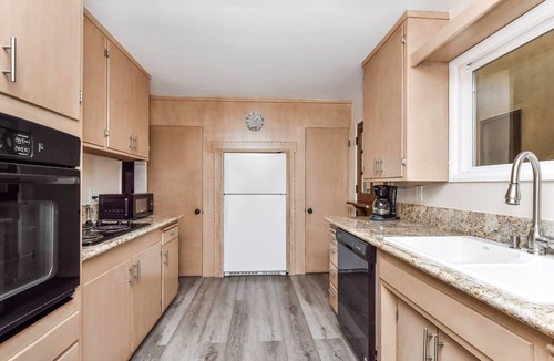 Santa Ana Heights House | West Newport Duplex on the Sand w/Patio-Sleeps 12