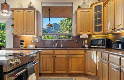 West Sedona House | West Sedona 4BR luxury home on private half acre w/Hot Tub & Red Rock Mt Views!