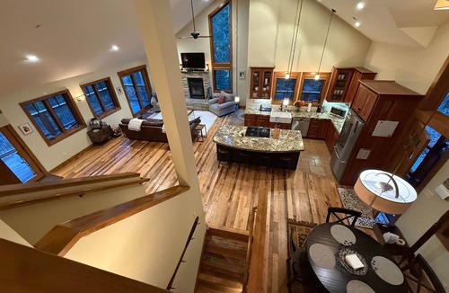 Tahoe Pines House | West Shore Woodsy Escape
