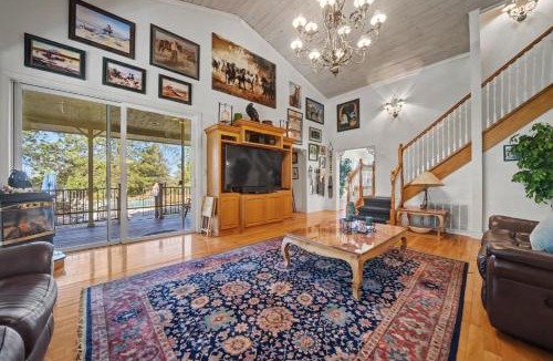 Jackson Villa | Western Retreat, Views, Pool, near casino, skiing