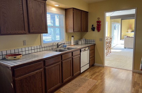 Oak Shores House | Westra's Waterfront Abode w/Private Dock, WiFi on quiet cul de sac!