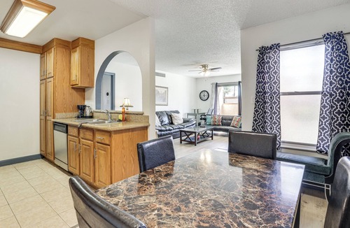 Paradise Condo | WFH-Friendly Las Vegas Condo: 2 Mi to Strip!