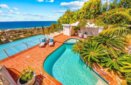 La Jolla Shores Apartment | Whale Watch Paradise