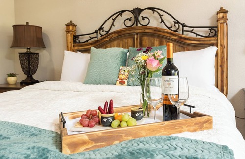 Uptown Sedona Bed & Breakfast | Whispering Creek B&B