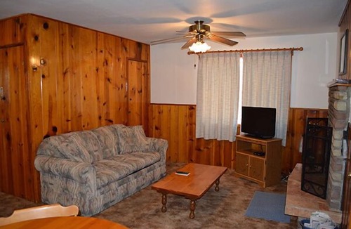 Pinetop-Lakeside Cabin | Whispering Pines Resort- Cabin #5