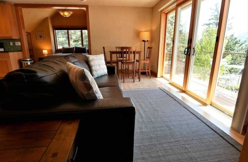 White Salmon House | White Salmon Guest Studio