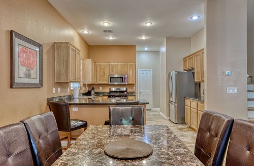 Silverado Ranch House | Why stay in the confinement of a hotel,when you can stay in this Las Vegas oasis