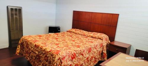 Hollister Hotel | Wiebe Motel