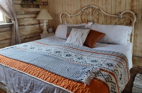 Mount Charleston Cabin | Wild Sage Camp & Cabin plus ride RZRS