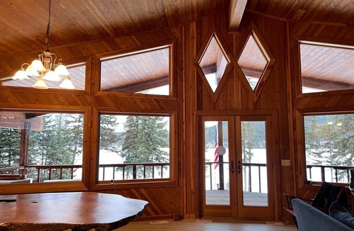 Marion Cabin | Wilderness Retreat in Montana: Luxurious Mountain Glamping Experience on Lake McGregor