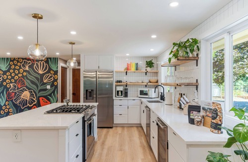 Yamhill House | Wilfern Ranch: Lux New Mid-Century Modern Home