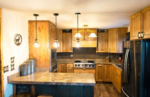Glendale House | Will`s Place - Craftsman`s Hot Tub Basecamp Between Bryce and Zion