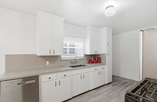 Willow Glen House | Willow Glen! WFH Monitors + WiFi! 5Min to Caltrain, Downtown San Jose & Airport!