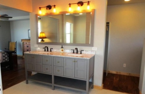 Diamond Valley Apartment | Willow Manor