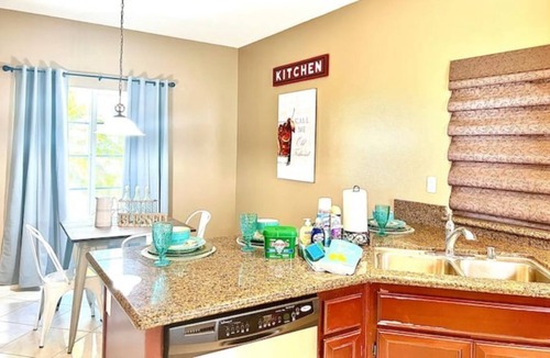 Perris House | Willowbrook two story spacious family home