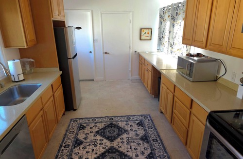 West San Jose House | Winchester~Santana Row~bright 4 bedroom quiet cottage lane~9 beds!~large groups