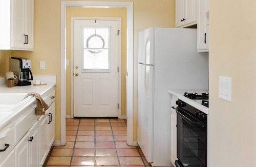 Arroyo Grande House | Wine Country Canyon Casita