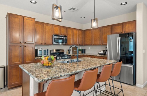 Vacaville House | Wine Country Farmhouse with Fire Pit & BBQ near Napa, San Francisco & Sacramento