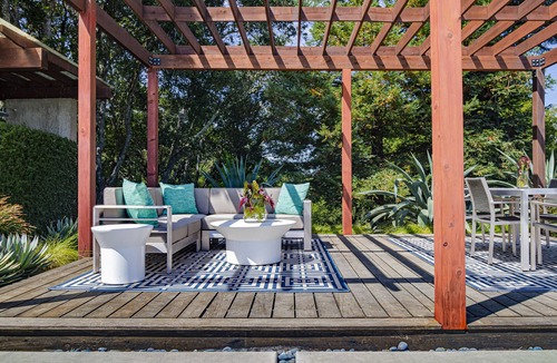 Freestone House | Wine Country Guest Cottage with Vineyard Views and Gardens