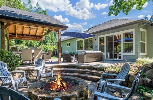 Scenic Brush Creek House | Wine Country Harvest Vacation Home