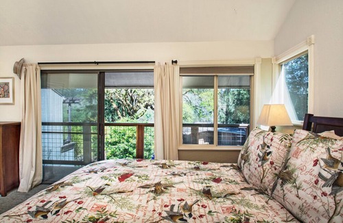 Forestville House | Wine Country Hideaway: 4BR, 2200Sf Home With Swimming Pool and Pickleball area