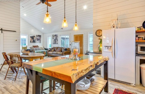 Far West Cottage | Wine Country Horse Farm Cabin Near Wineries!