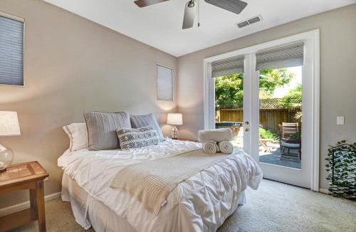 Southwest Santa Rosa House | Wine Country Retreat with Hot Tub & Mini Golf