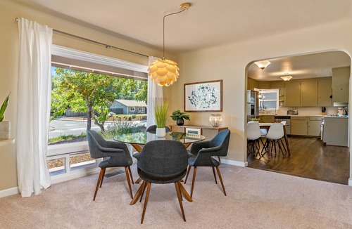 Paso Robles House | Winemakers Home🍷 Mid-Century Modern😎Pool⛱Walk to Downtown Paso!