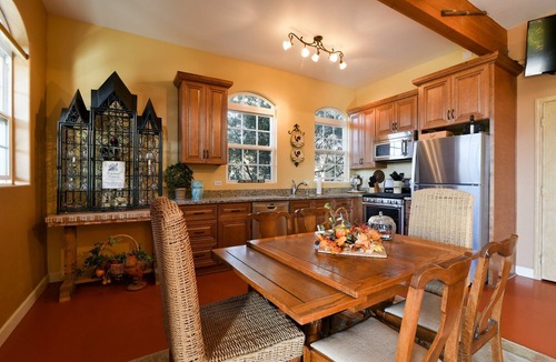 Paso Robles House | Winemakers Porch Incredible Home nestled in a vineyard
