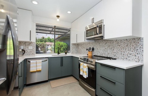 Sunrise Vista Chino Condo | Winter with us in beautiful sunny Palm Springs!