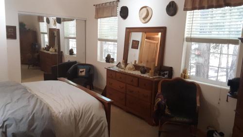 Arnold House | Winterfell Inn - No Xtra Fees, Dog OK, King & Queen Suites