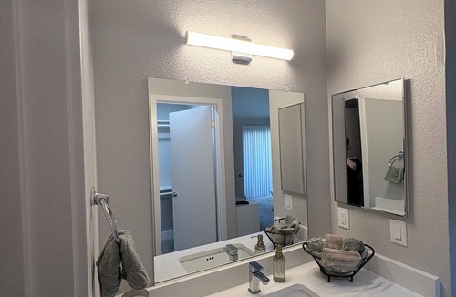 Pleasanton Apartment | Wonderful 1-bed double room with en-suite - Female Only