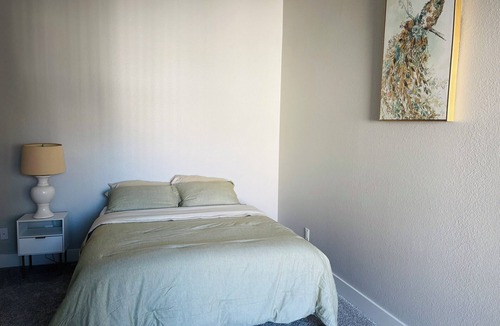 Pleasanton Apartment | Wonderful 1-bed double room with en-suite - Female Only