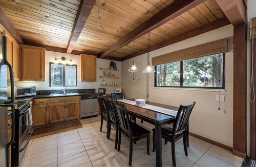 McKinney Estates Cabin | Wonderful cabin w/HotTub in charming Homewood, very close to Chambers Landing.