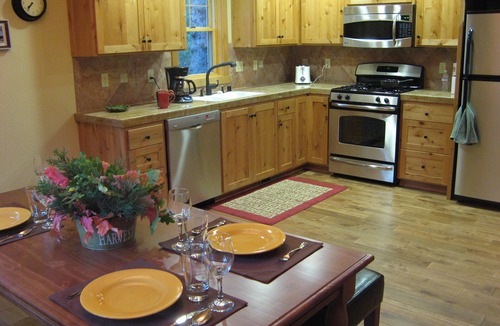 Burney House | Wonderful Winter Escape with Mountain views in Forest-like setting