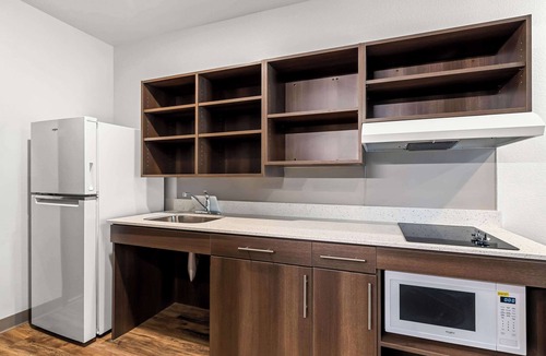 Corona Hotel | Woodspring Suites Corona