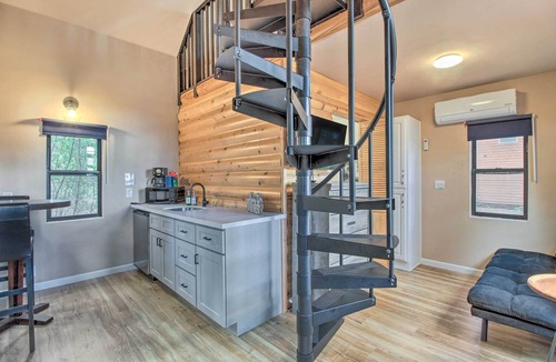 Pinetop Cottage | Woodsy Pinetop Cabin w/Deck & Separate Casita