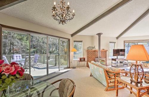 Willow Creek House | Woodsy Willow Creek Getaway w/Pool & Deck!