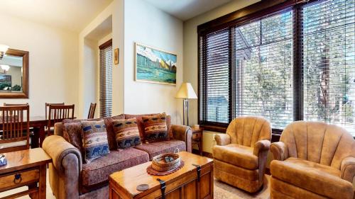 Woodwinds Apartment | Woodwinds #1303 condo
