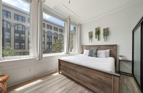 Gaslamp Quarter Apartment | Woolworth Loft -Downtown Apt Sleeps 8 Near Gaslamp