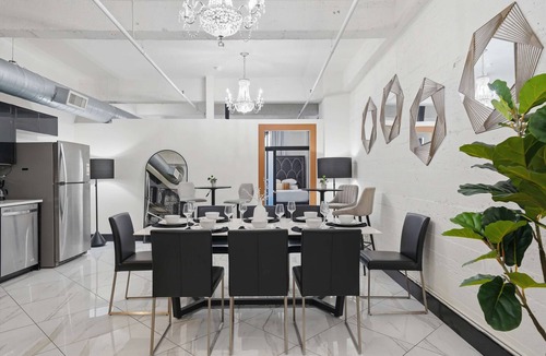 Gaslamp Quarter Apartment | Woolworth Loft – Elegant Stay w/City Views