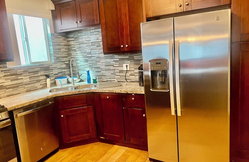 Harbor House | World Cup Fan Home near BMO and Sofi Stadium that sleeps up to 8 guests!