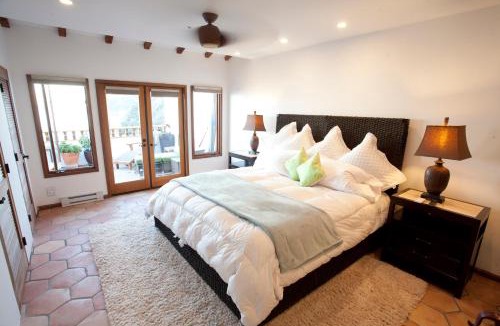 Avalon Villa | Wrap-around balcony w ocean views & hot tub
