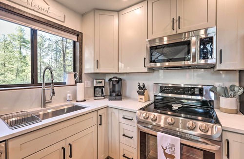 Munds Park Cabin | Wraparound Deck & Poker Room: Cabin in Munds Park